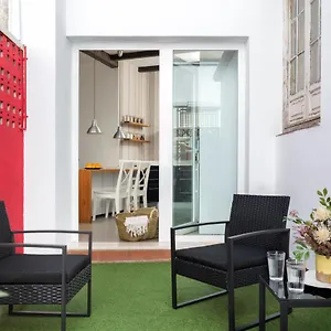  Apartamento Buen Viaje Home, Con Patio Privado